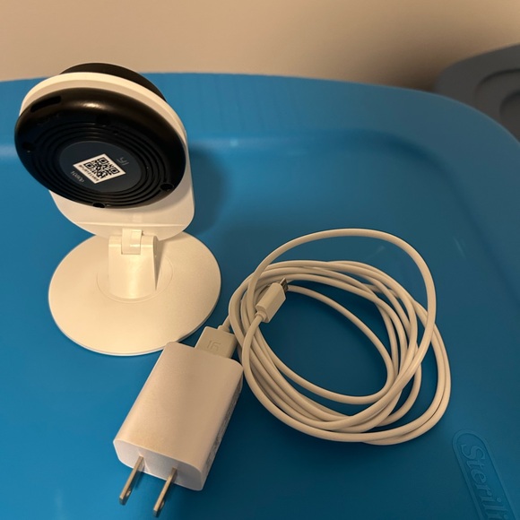 Yi White Security Camera - Picture 2 of 3